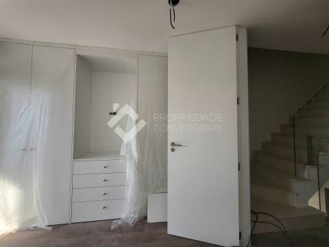 Moradia Geminada T4+1 Venda em Fernão Ferro,Seixal