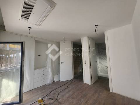 Moradia Geminada T4+1 Venda em Fernão Ferro,Seixal