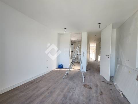 Moradia Geminada T4+1 Venda em Fernão Ferro,Seixal