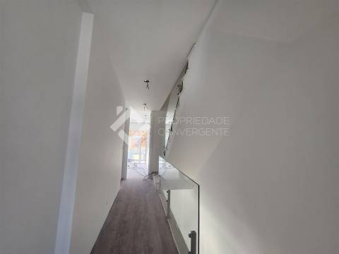 Moradia Geminada T4+1 Venda em Fernão Ferro,Seixal