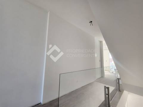 Moradia Geminada T4+1 Venda em Fernão Ferro,Seixal