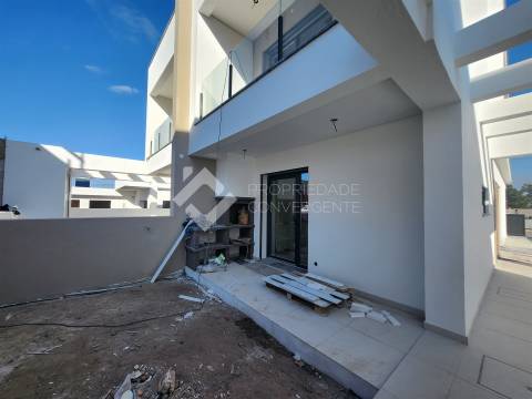 Moradia Geminada T4+1 Venda em Fernão Ferro,Seixal