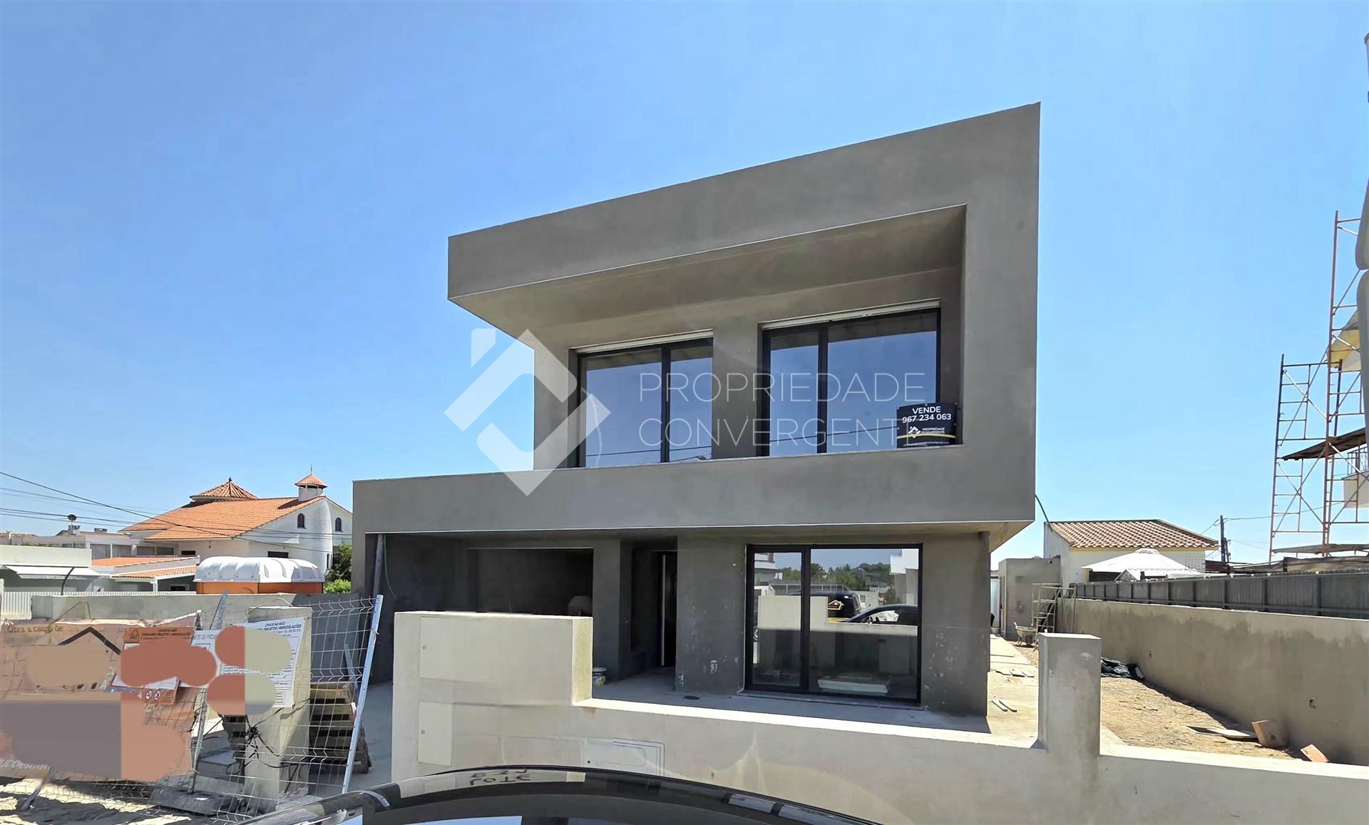 Moradia Isolada T4 - Fernão Ferro, Vila Alegre