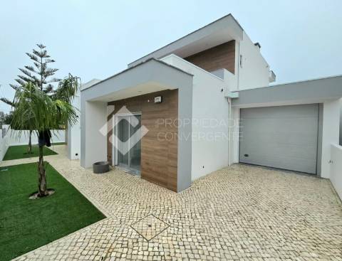 Moradia T4 Venda em Azeitão (São Lourenço e São Simão),Setúbal