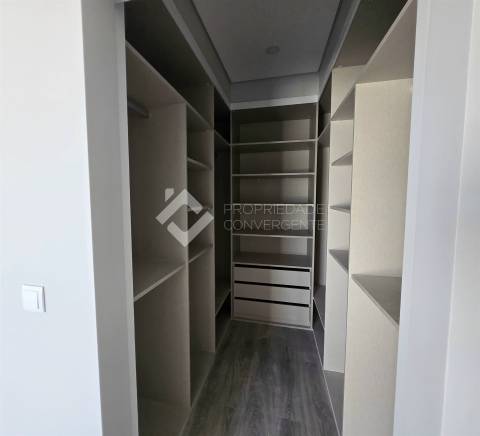 Moradia T4 Isolada com piscina - Azeitão