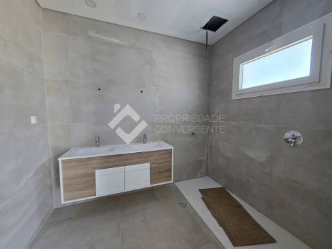Moradia T4 Isolada com piscina - Azeitão