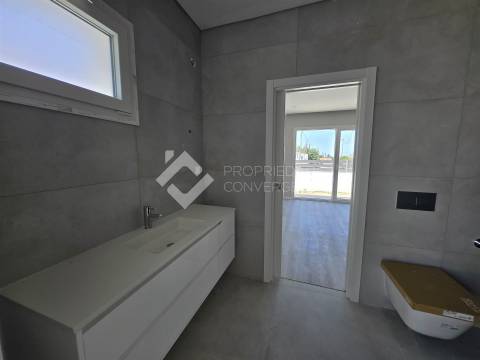 Moradia T4 Isolada com piscina - Azeitão