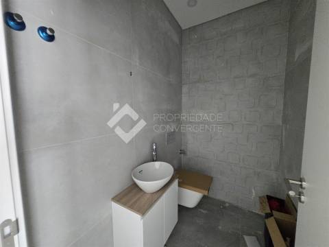 Moradia T4 Isolada com piscina - Azeitão