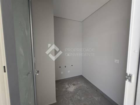 Moradia T4 Isolada com piscina - Azeitão