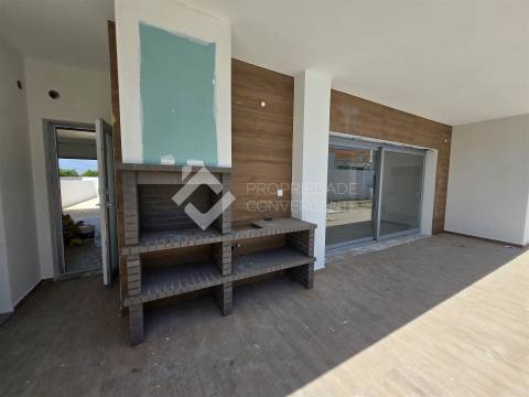 Moradia T4 Isolada com piscina - Azeitão