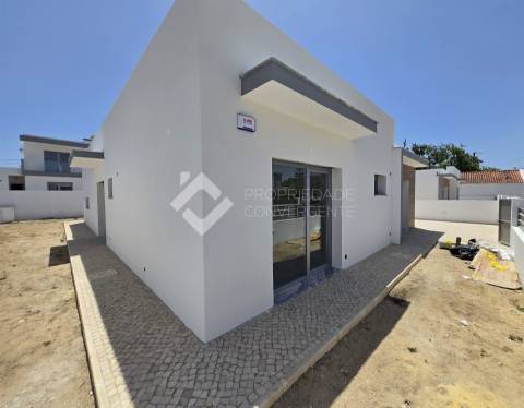 Moradia T4 Isolada com piscina - Azeitão