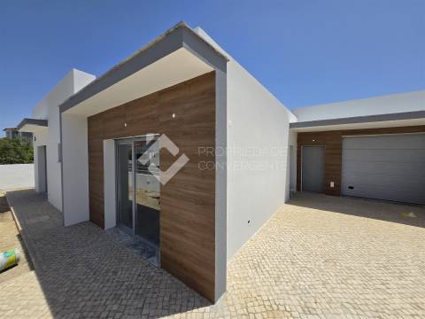 Moradia T4 Isolada com piscina - Azeitão