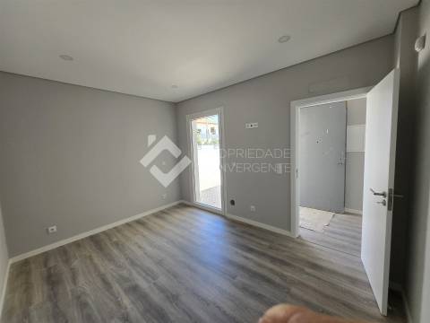 Moradia T4 Isolada com piscina - Azeitão