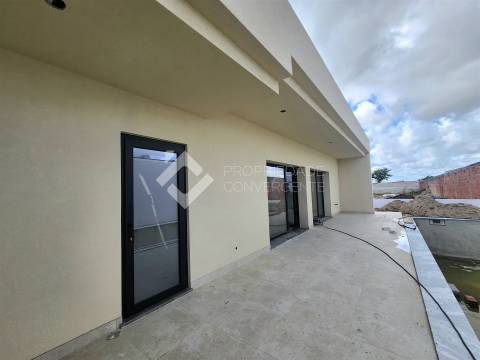 Moradia de Luxo T4 com piscina - Azeitão