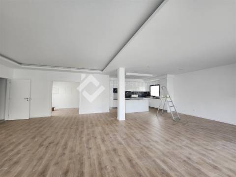 Moradia de Luxo T4 com piscina - Azeitão