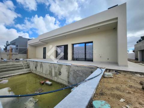 Moradia de Luxo T4 com piscina - Azeitão