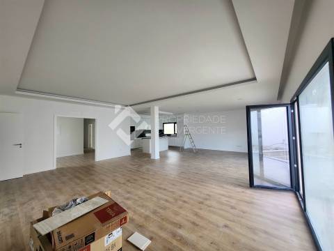 Moradia de Luxo T4 com piscina - Azeitão