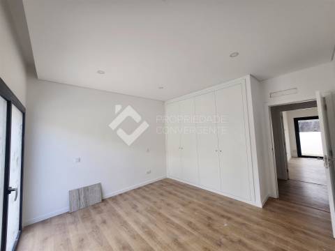 Moradia de Luxo T4 com piscina - Azeitão