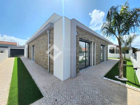 Moradia Isolada T4 com piscina - Azeitão