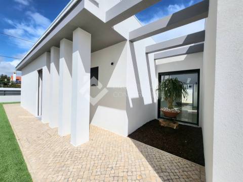 Moradia Isolada T4 com piscina - Azeitão