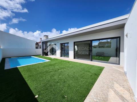 Moradia Isolada T4 com piscina - Azeitão