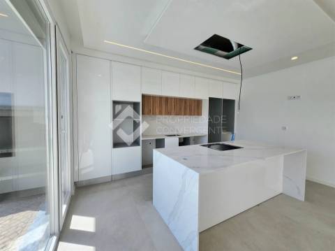 Moradia Isolada T4 com piscina - Azeitão