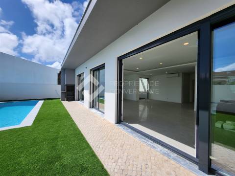 Moradia Isolada T4 com piscina - Azeitão