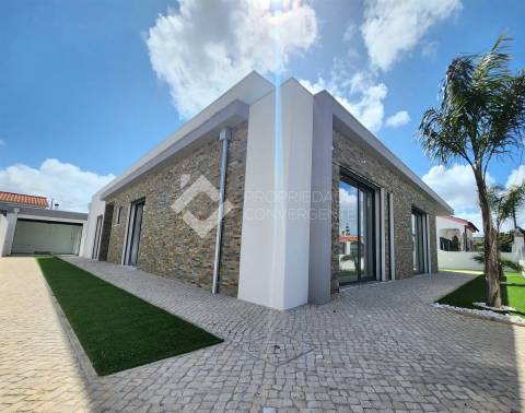 Moradia Isolada T4 com piscina - Azeitão