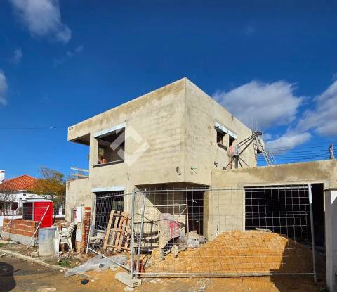 Moradia Isolada T4 com piscina - Azeitão