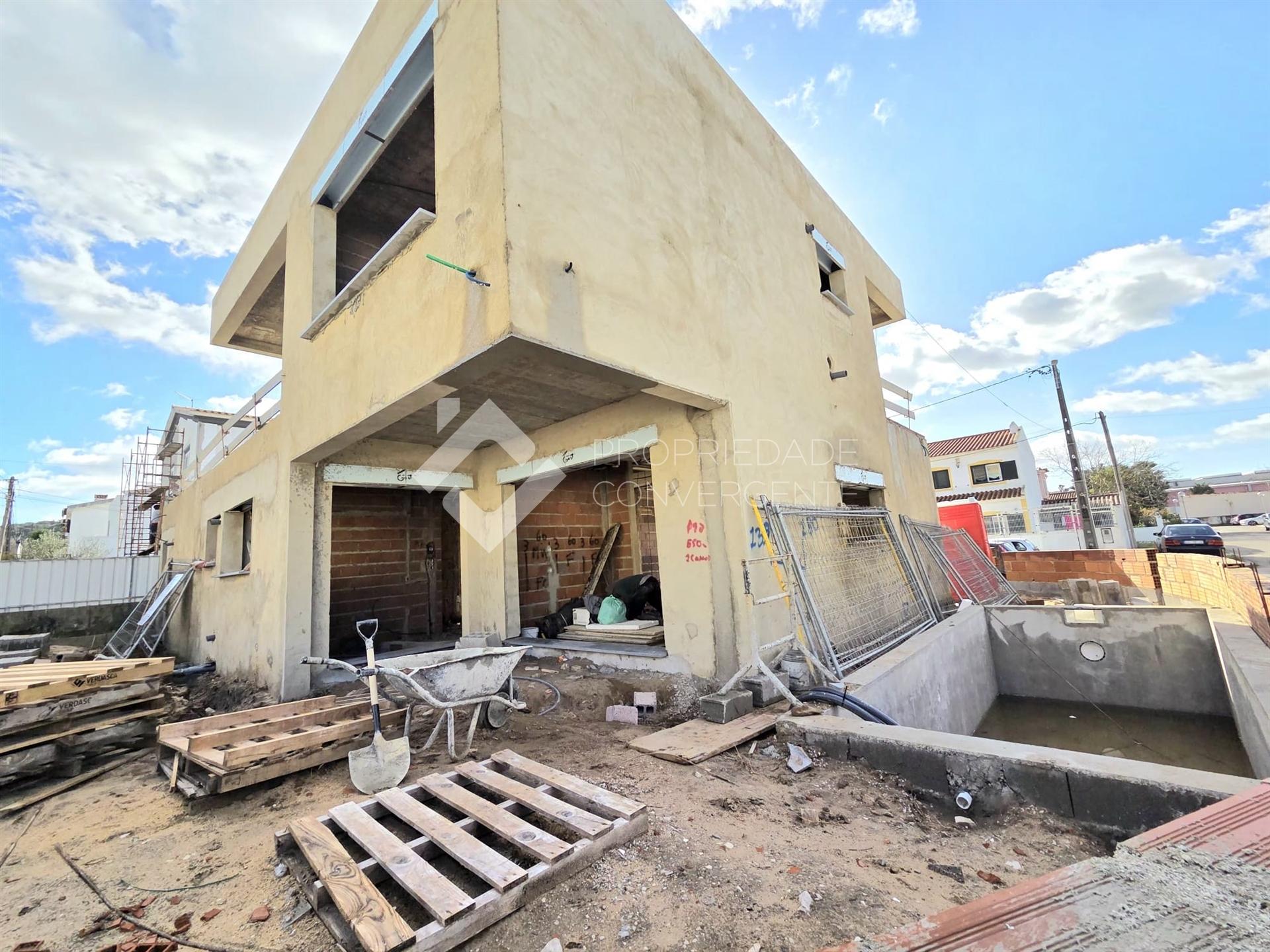 Moradia Isolada T4 com piscina - Azeitão