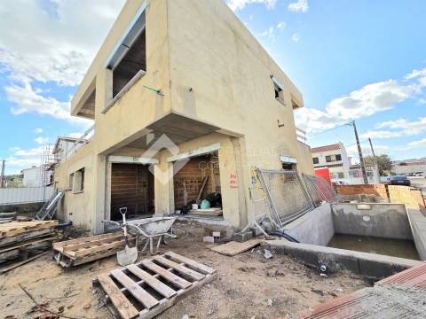 Moradia Isolada T4 com piscina - Azeitão