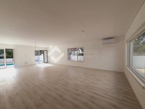 Moradia Isolada T3 com piscina - Azeitão