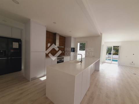 Moradia Isolada T3 com piscina - Azeitão