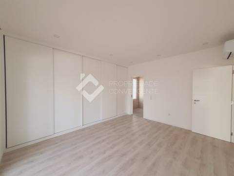 Moradia Isolada T3 com piscina - Azeitão