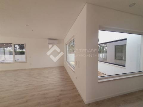 Moradia Isolada T3 com piscina - Azeitão