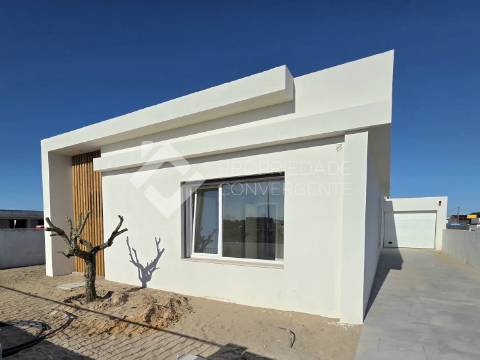 Moradia Isolada T3 com piscina - Azeitão