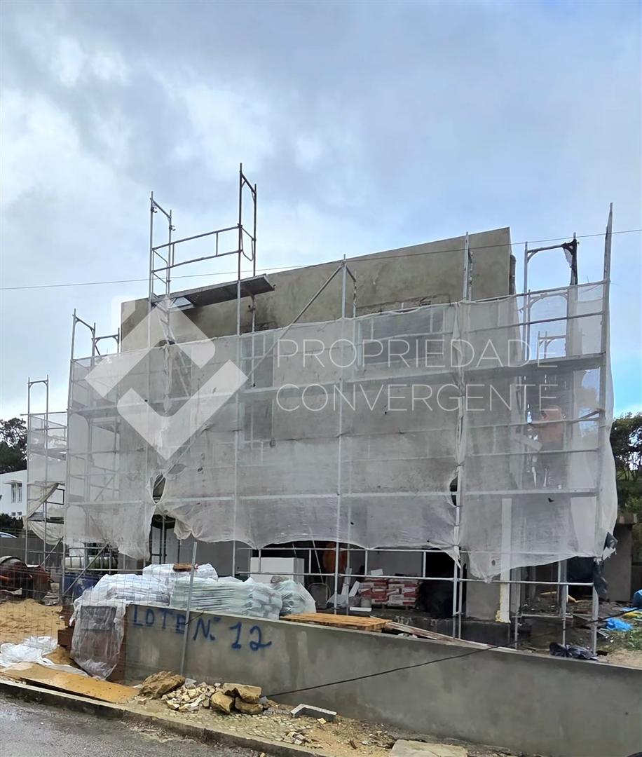 Moradia T4 com piscina - Charneca de Caparica