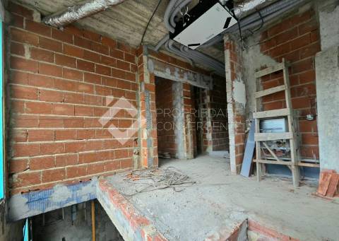 Moradia T4 com piscina - Charneca de Caparica