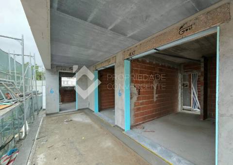 Moradia T4 com piscina - Charneca de Caparica