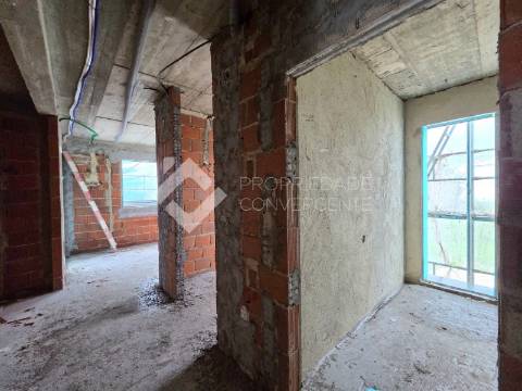 Moradia T4 com piscina - Charneca de Caparica