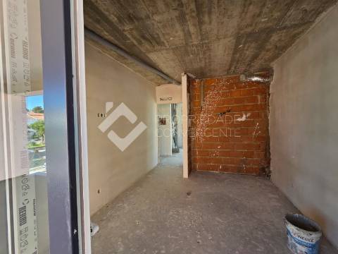 Moradia T4 com piscina - Charneca de Caparica