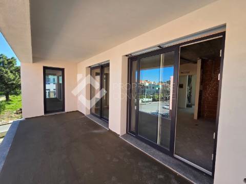 Moradia T4 com piscina - Charneca de Caparica