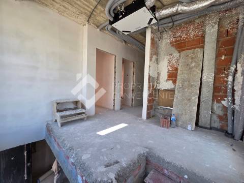 Moradia T4 com piscina - Charneca de Caparica