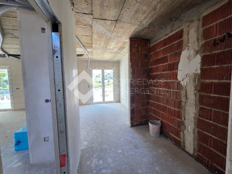 Moradia T4 com piscina - Charneca de Caparica