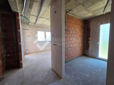 Moradia T4 com piscina - Charneca de Caparica