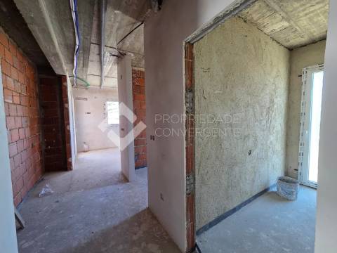 Moradia T4 com piscina - Charneca de Caparica