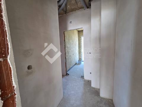 Moradia T4 com piscina - Charneca de Caparica