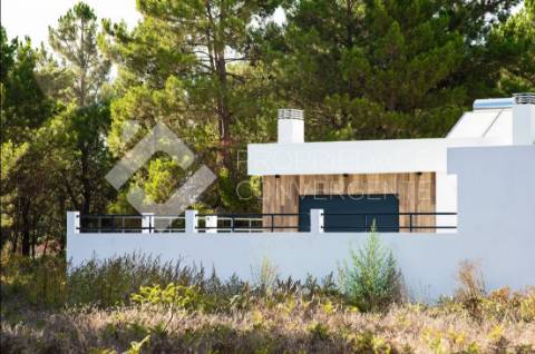 Moradia Isolada Térrea T3 com piscina - Fernão Ferro