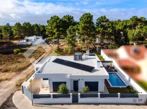 Moradia Isolada Térrea T3 com piscina - Fernão Ferro
