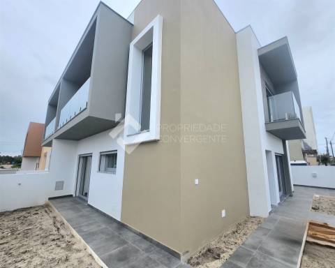 Moradia Geminada T3 com piscina - Pinhal do General